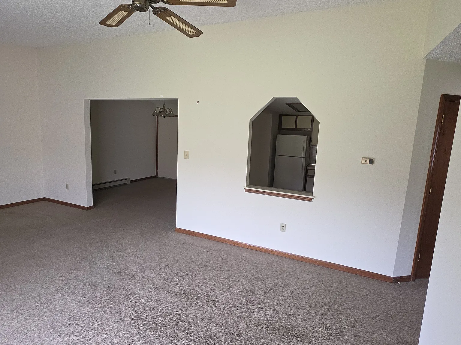 2 bed, 1000 sqft, $1,240 — Photo 1