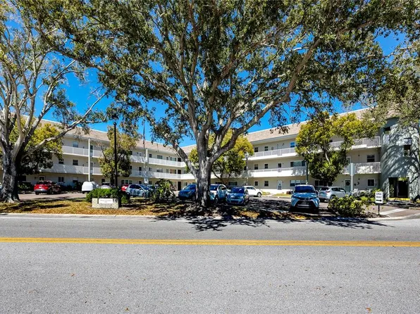2440 World Parkway Blvd APT 38, Clearwater, FL 33763