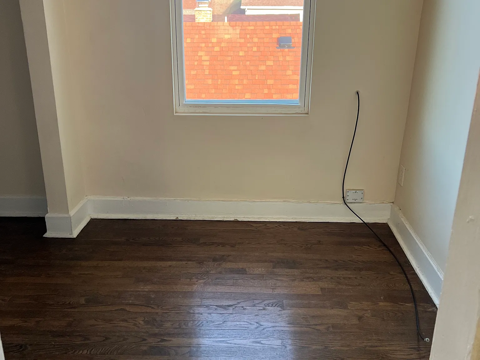 1 bed, 400 sqft, $1,050 — Photo 3