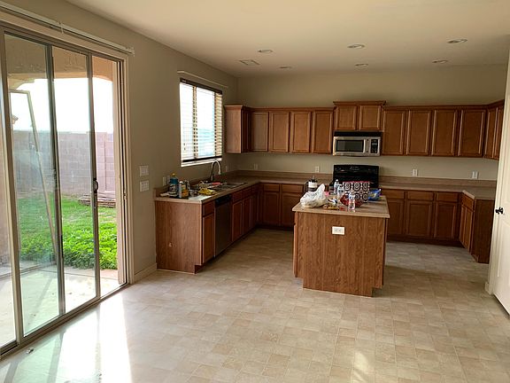 3rd image of 1053 W Kachina Dr