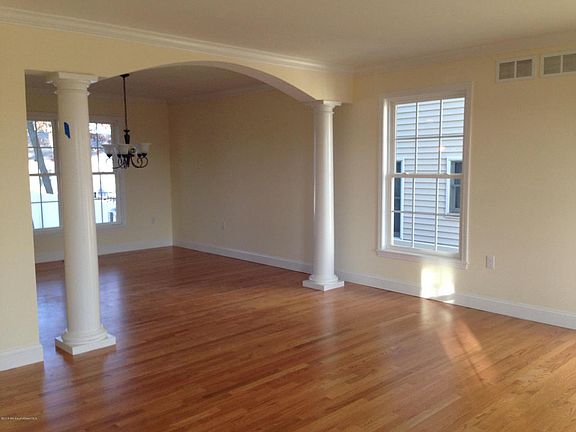 5th image of 2233 Glenwood Dr