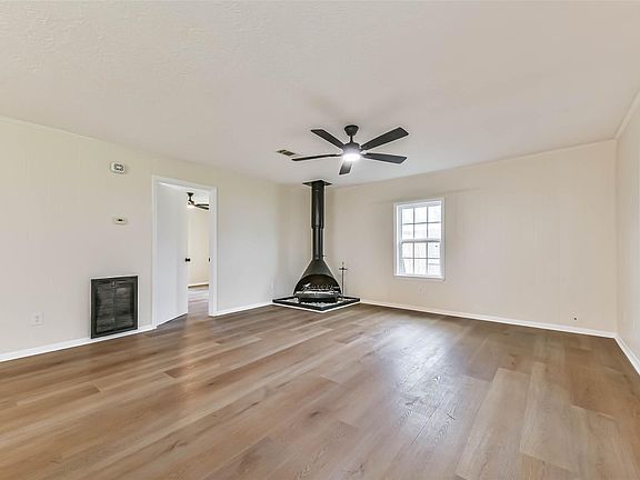 4th image of 11830 15th St