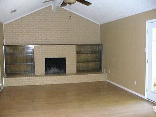3rd image of 3328 Willowcrest Dr