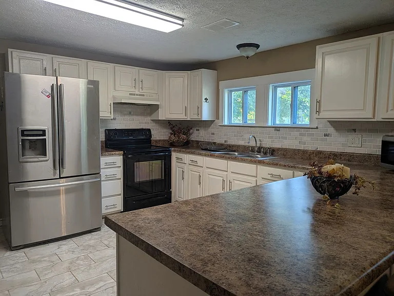 1384 Old Savannah Rd — Photo 6