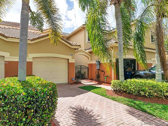 5th image of 4068 Timber Cove Ln