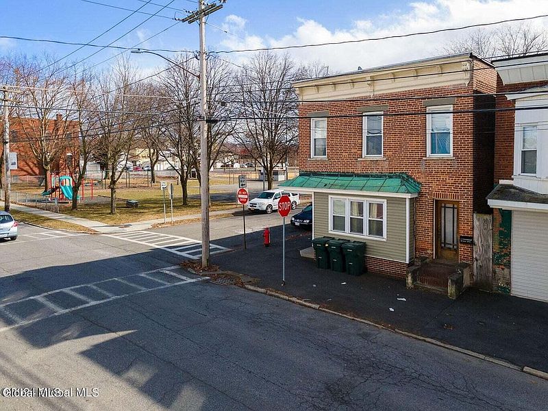 2nd image of 600 25th Street