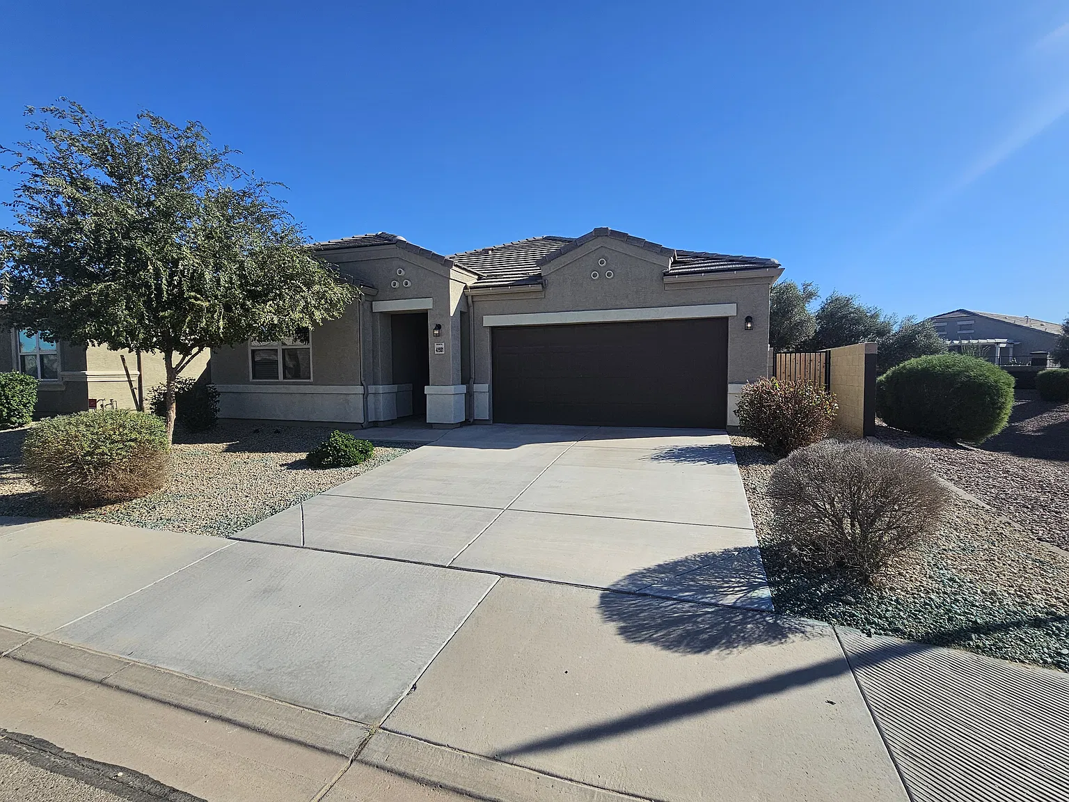 4 bed, 2196 sqft, $2,000 — Photo 1