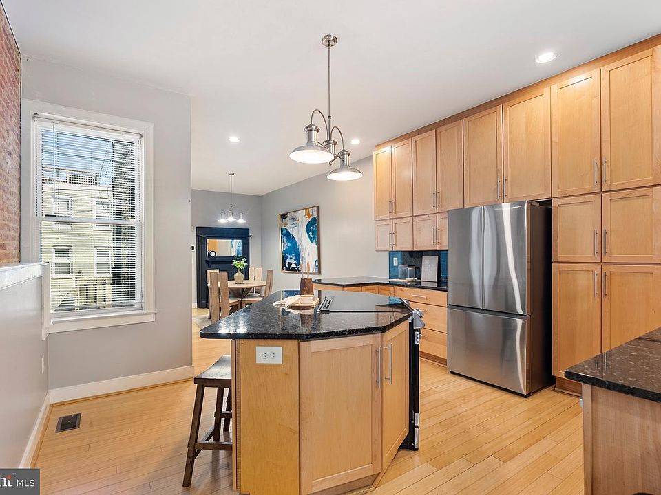 1st image of 2328 E Fairmount Ave