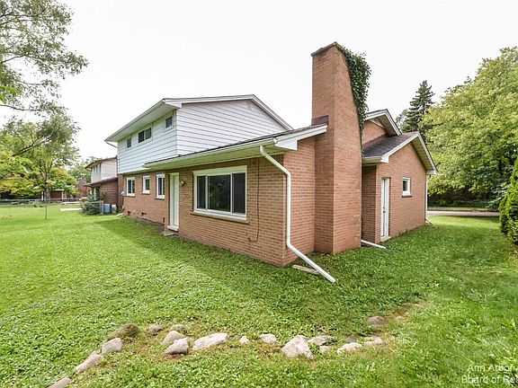 2nd image of 1503 Warwick Ct