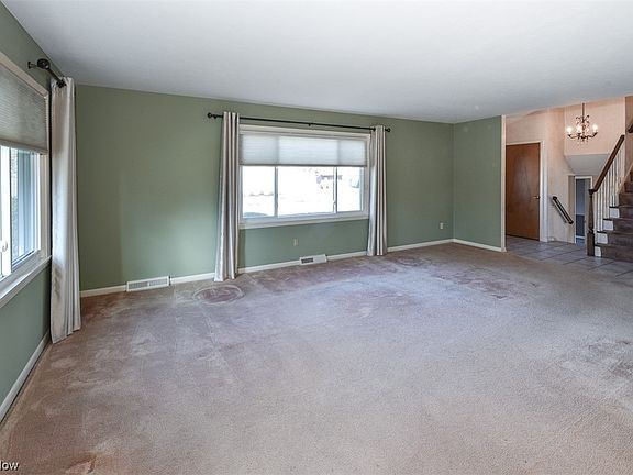 3rd image of 5305 W 229th St