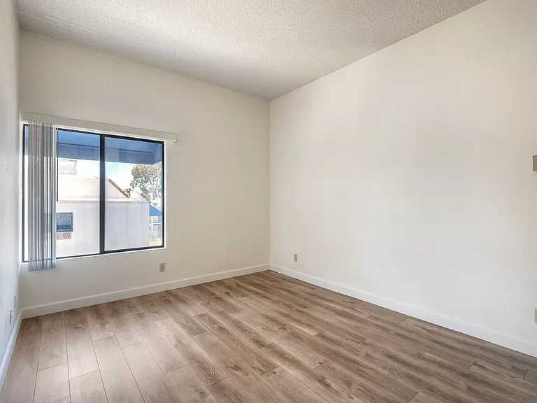 8328 Regents Rd #3E — Photo 11