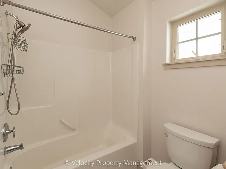 2469 NW Sacagawea Ln — Photo 19