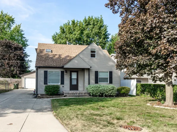 602 Ivy Ct, Round Lake Beach, IL 60073