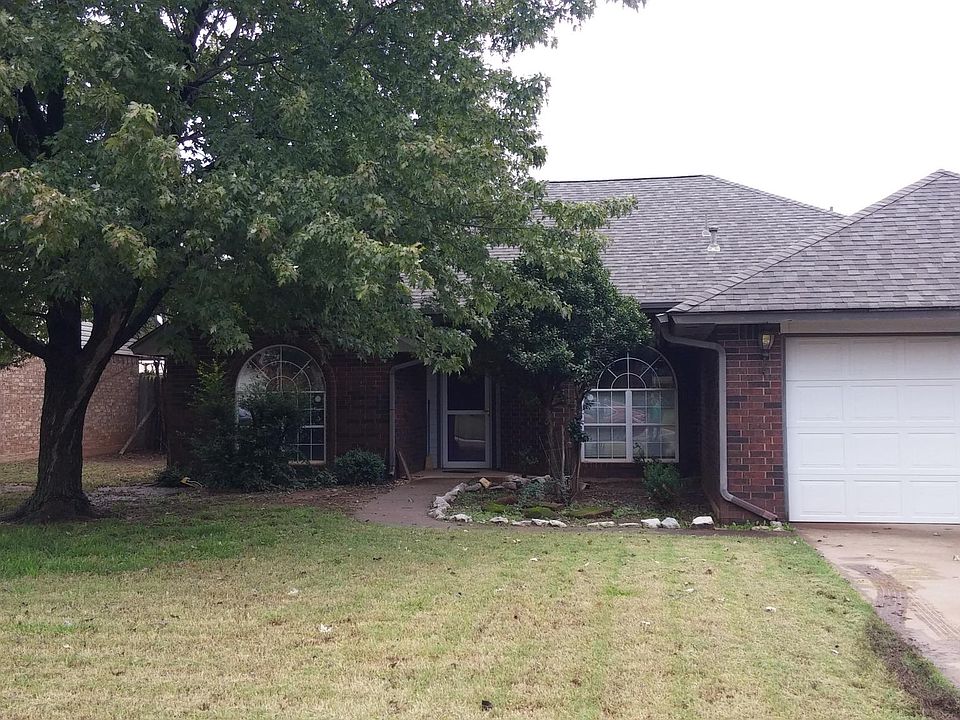 1st image of 2104 Summer Hollow Ln