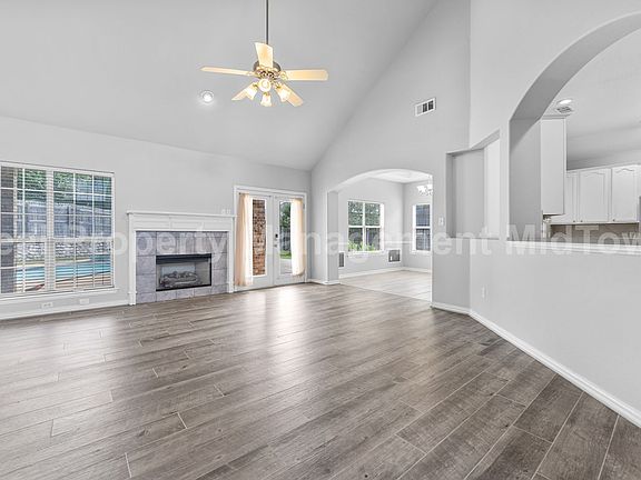 3rd image of 343 Mesquite Hill Dr