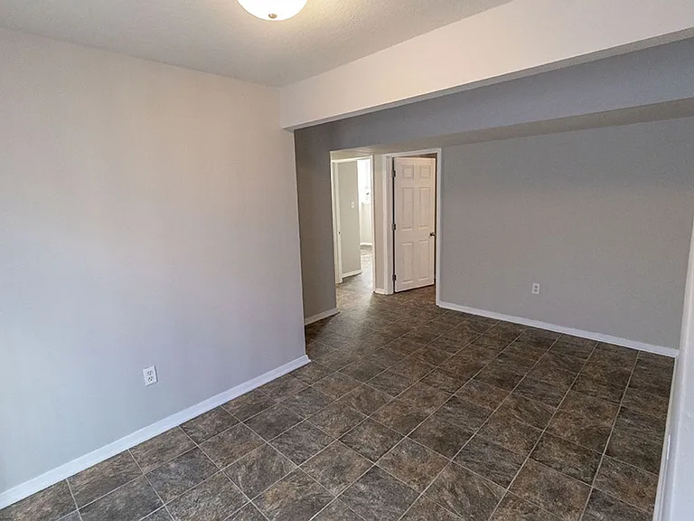 1011 W Ash St — Photo 19