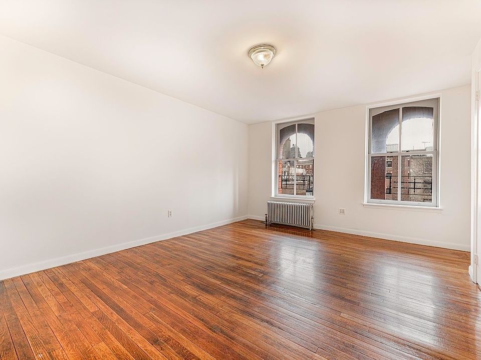 1st image of 30 Columbia Pl APT 28