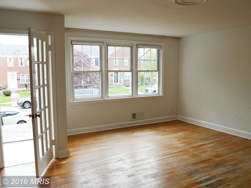 2nd image of 1542 Cottage Ln