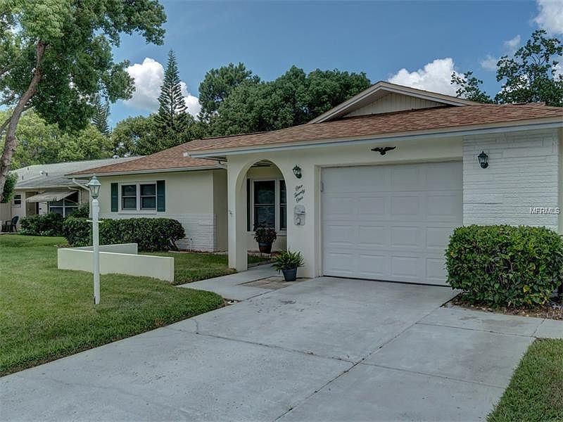 1st image of 121 Stafford Dr