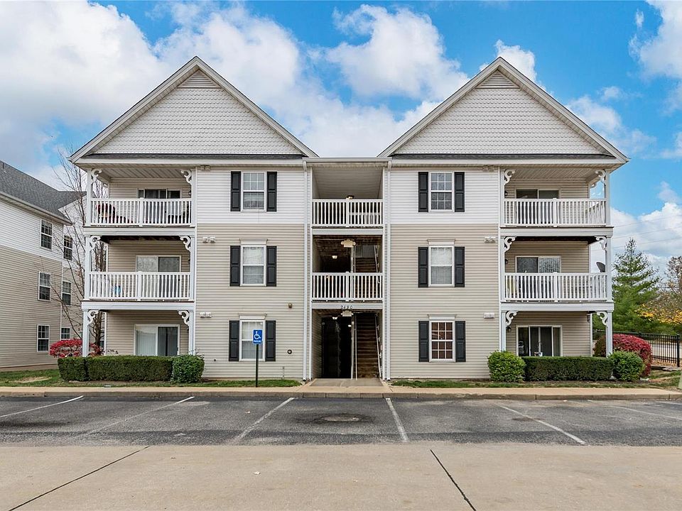 1st image of 2490 Lampong Dr APT 100B