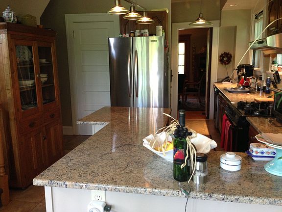 4th image of 12 Burton Woods Ln