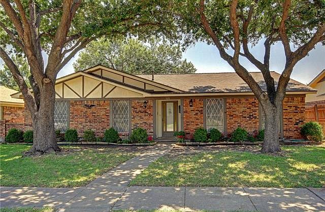 1st image of 526 Doral Pl