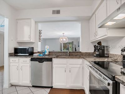 15 Deallyon Ave APT 1, Hilton Head Island, SC, 29928
