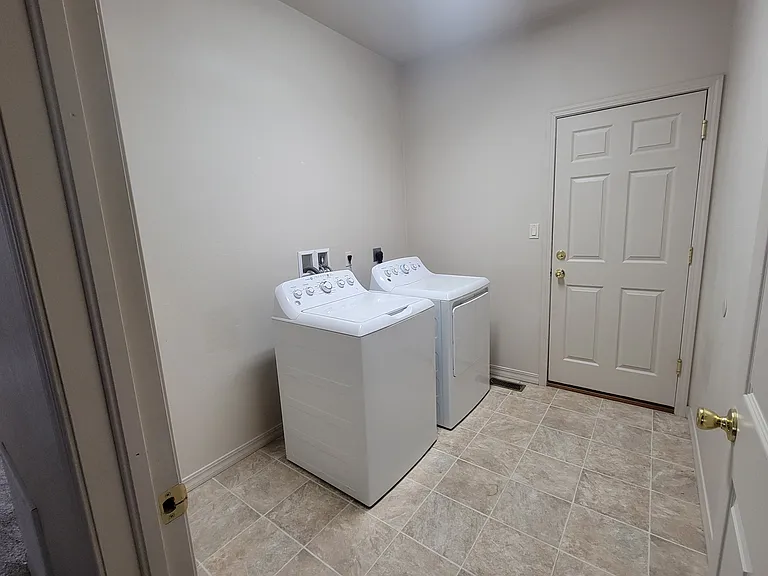 487 Angel Way — Photo 10