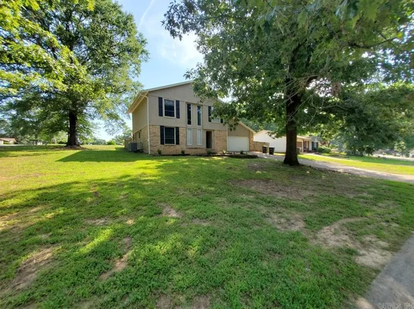 32 Del Tara Dr, Jacksonville, AR 72076