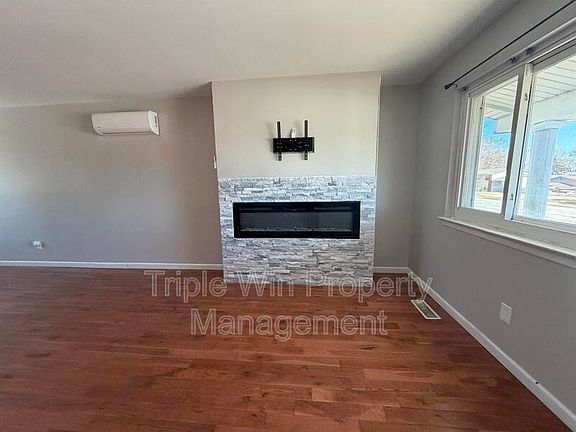 3rd image of 5243 Ville Maria Ln