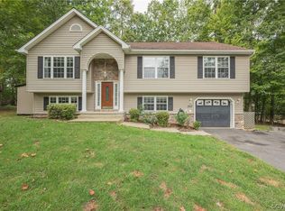 3712 Lakeview Pkwy, Locust Grove, VA 22508
