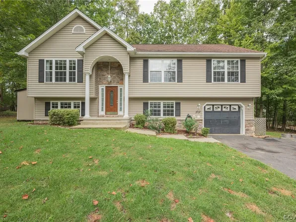 3712 Lakeview Pkwy, Locust Grove, VA 22508