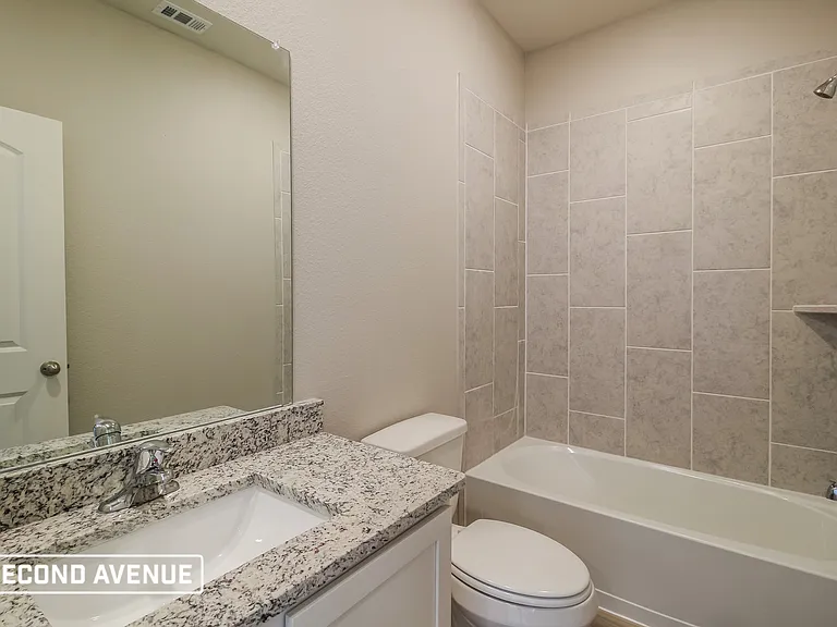 2105 Meadow Dr — Photo 17