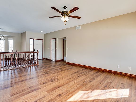 5th image of 3901 N Lake Ridge St