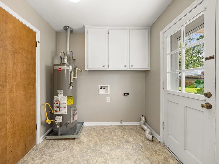 5923 Pebble Springs Dr — Photo 36