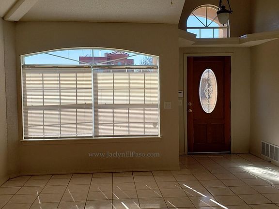 3rd image of 4433 Loma Clara Ct