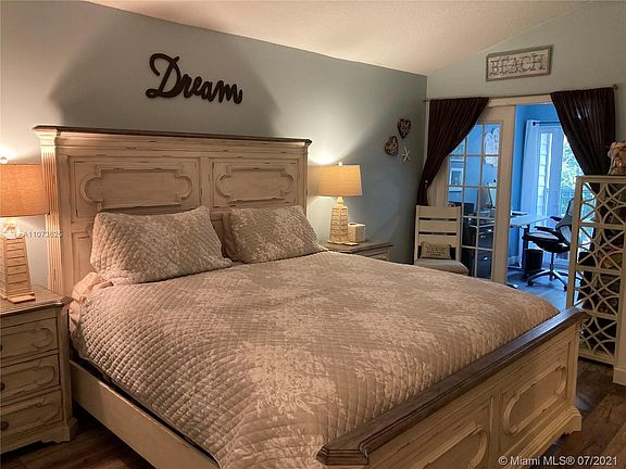 3rd image of 452 SW 5th Ave #5