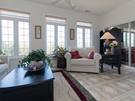 4th image of 34363 Summerlyn Dr #515