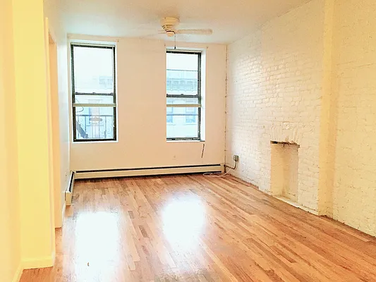 Rented by Sunrise Real Estate | media 9