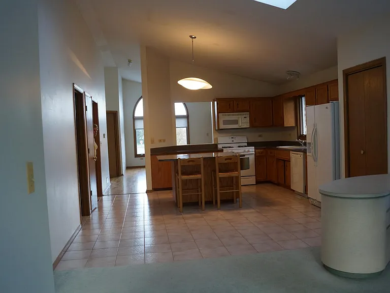217 S Dryden Pl #2 — Photo 3