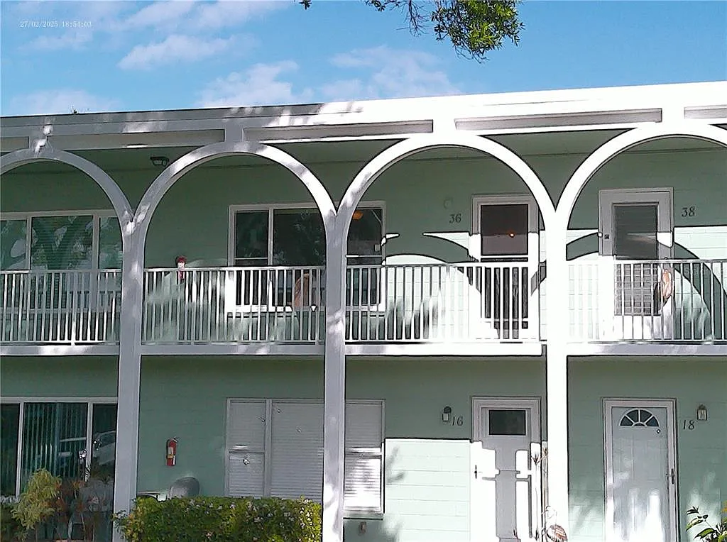 1 bed, 1.0 bath, 815 sqft, $1,350 — Photo 2