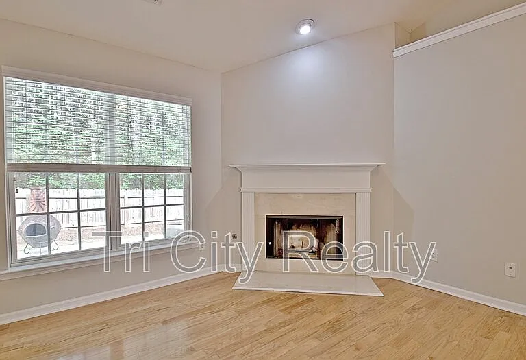 341 Hunterian Pl — Photo 13