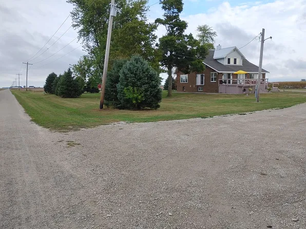 10788 N 1000 East Rd, Chenoa, IL 61726