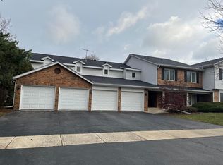 653 Dana Ct APT D, Naperville, IL 60563