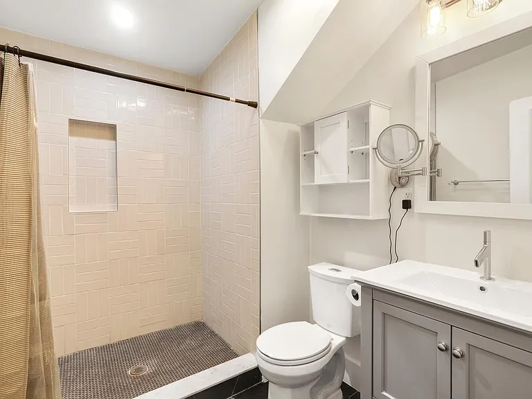 2235 Quincy St NE — Photo 15