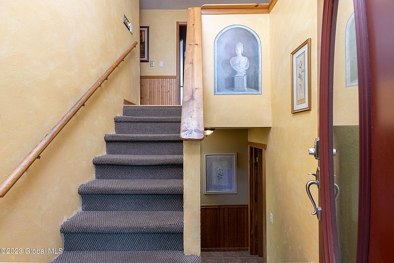 5th image of 50 Meadowbrook Road