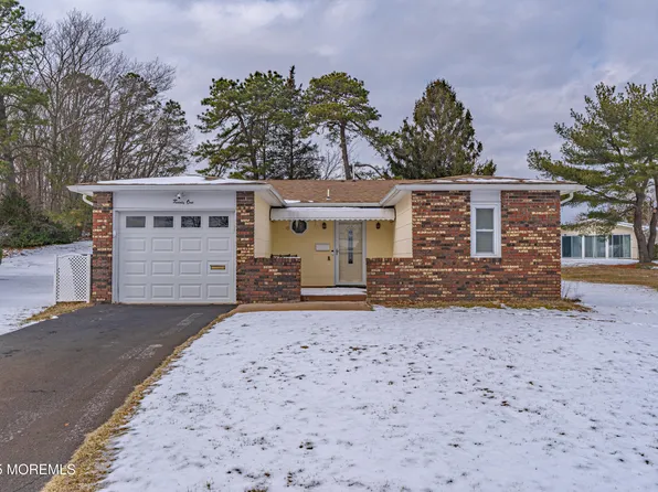 21 Robinson Road, Brick, NJ 08724