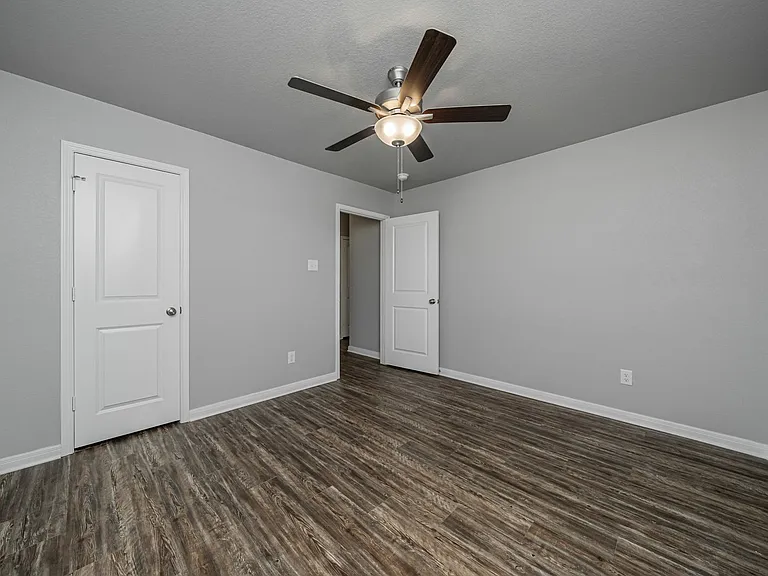 521 Fallbrook Dr — Photo 40