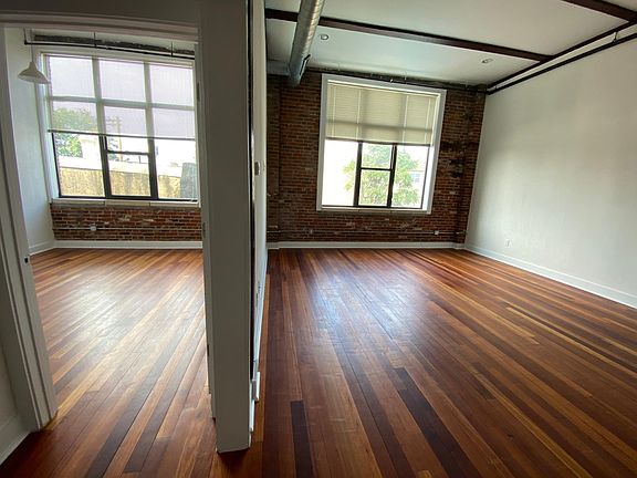 5th image of 3421 Richmond St #214A