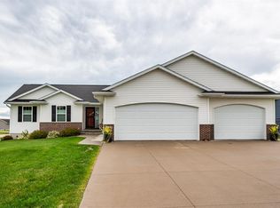 4589 Creekview Trl, Palo, IA 52324